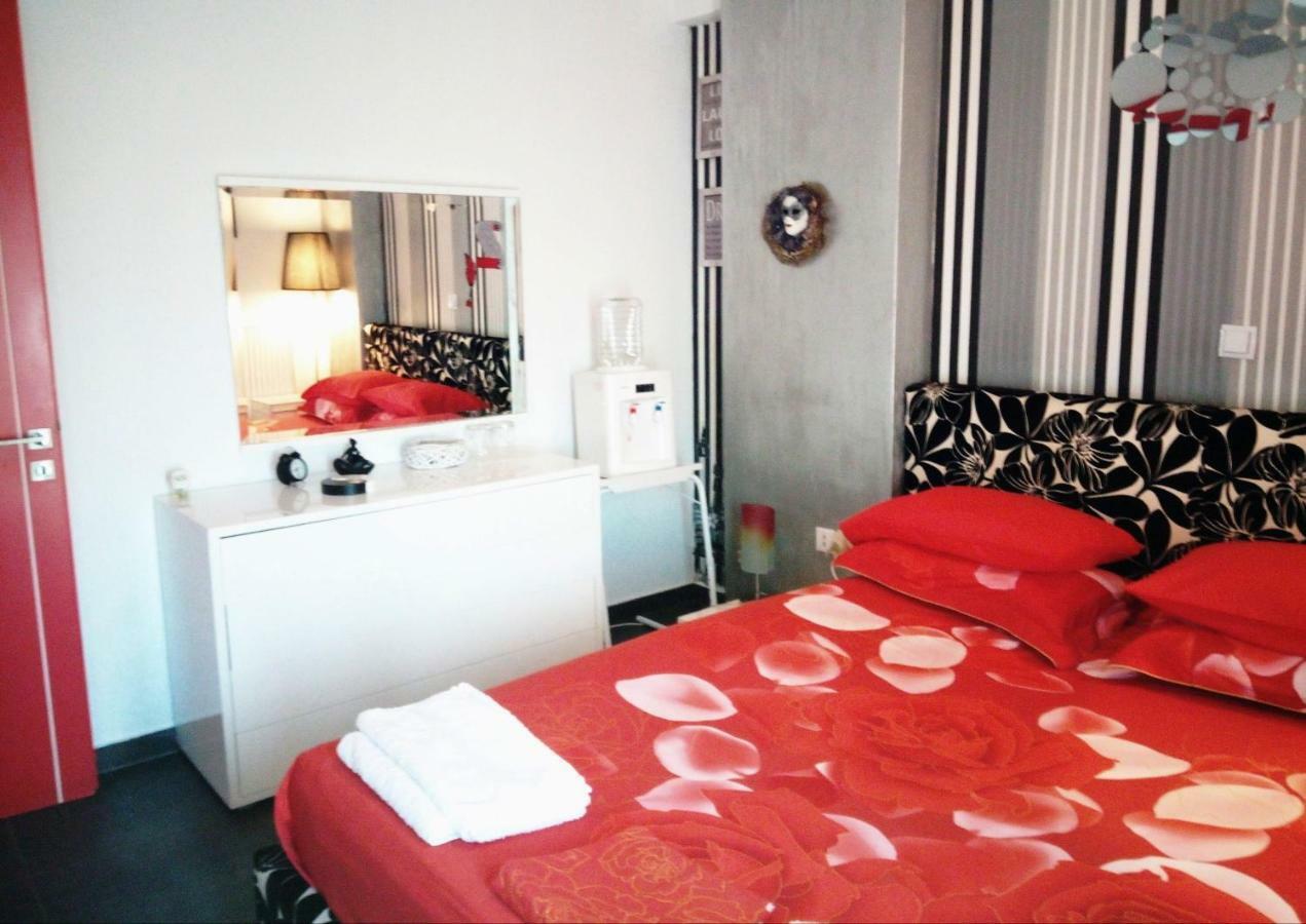 Apartamento Greek Hospitality 2 Atenas Exterior foto