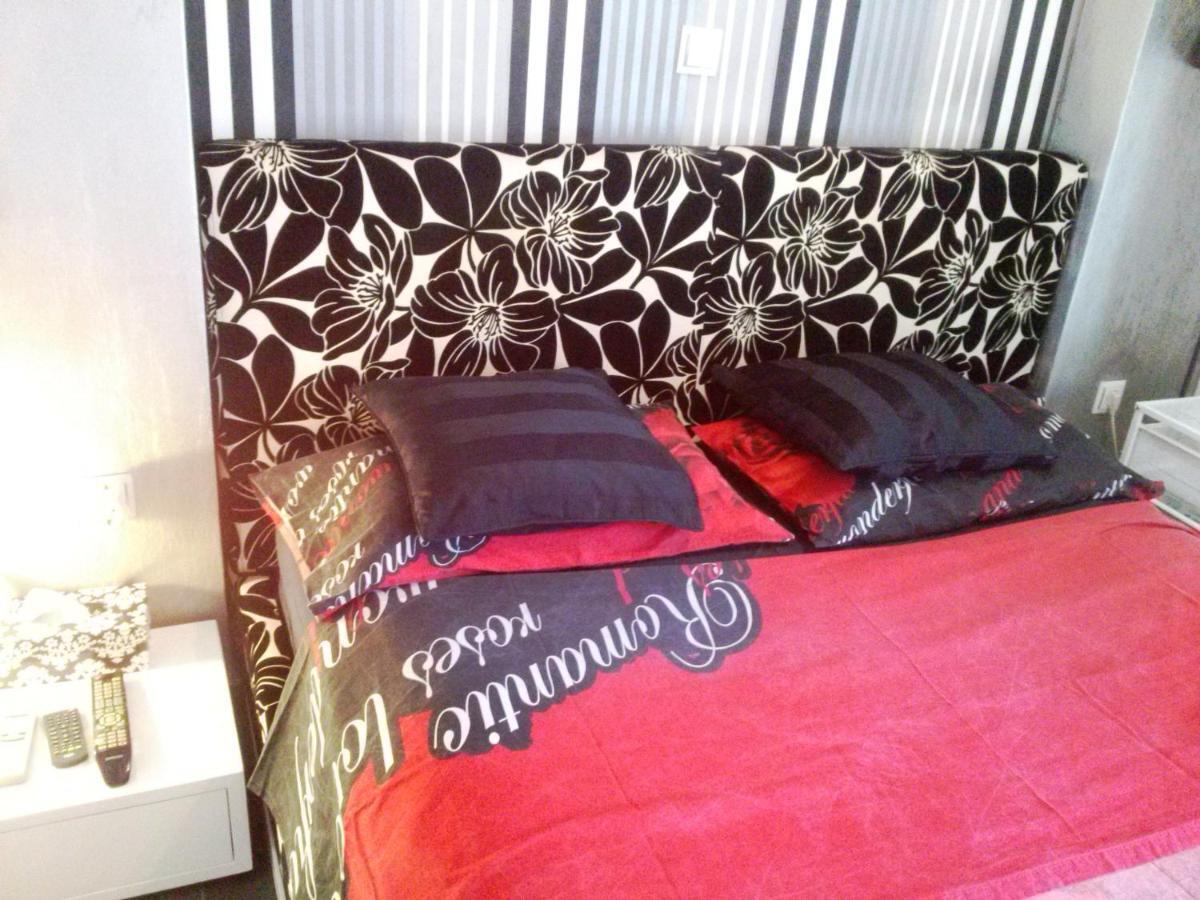 Apartamento Greek Hospitality 2 Atenas Exterior foto